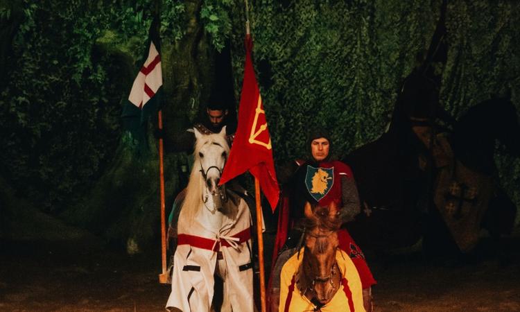 Presentaciones de Cargos Festeros Medieval Challenge Dinner-Show Alfaz del Pi Presentaciones de Cargos Festeros Medieval Challenge Dinner-Show Alfaz del Pi